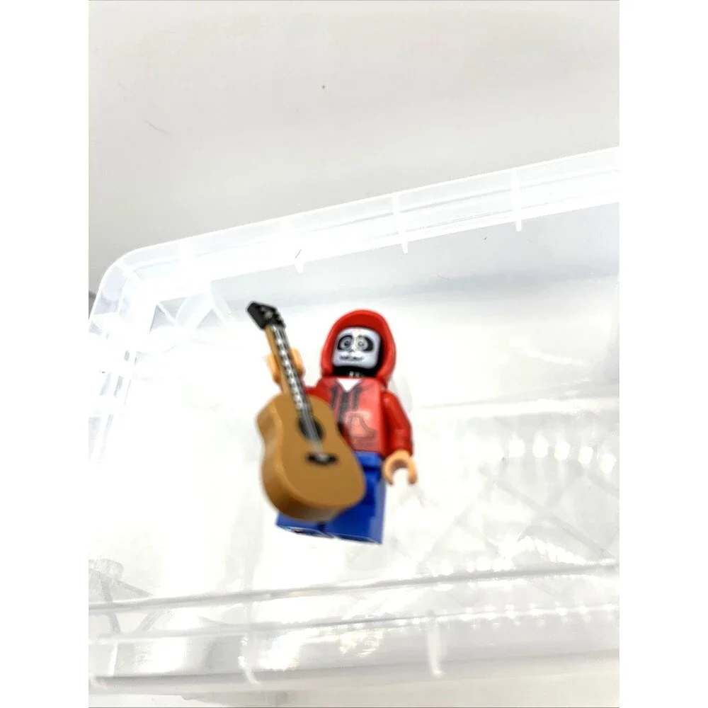 Lego Minifigure Disney 100 Miguel Rivera 71038 Collectible